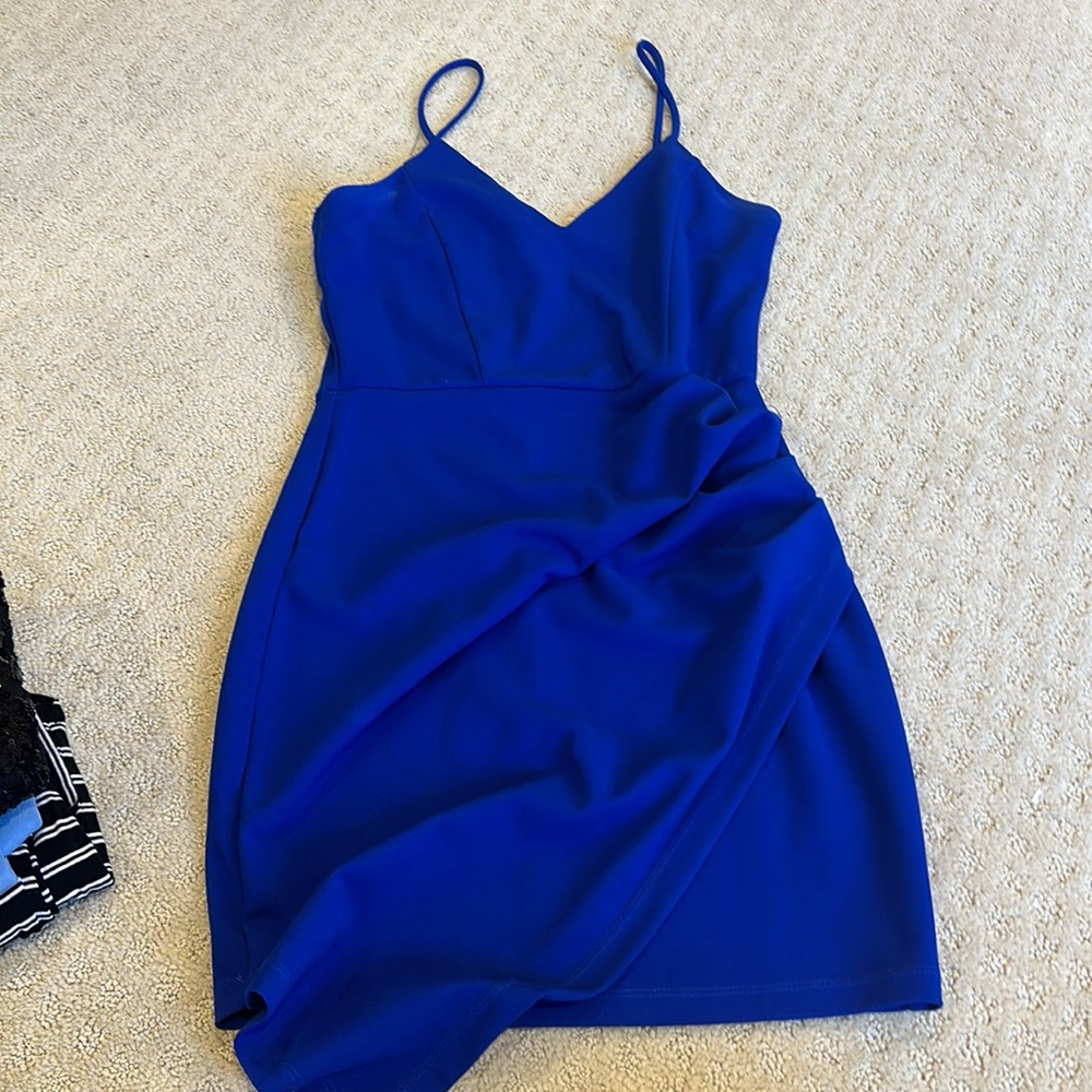 blue windsor dress with sparkly strip in back! size small!